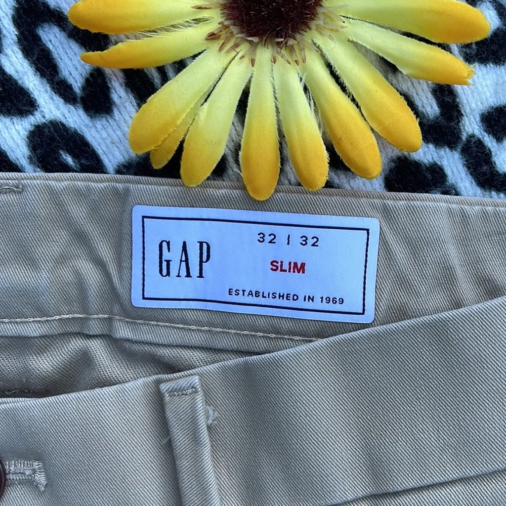 ๐ GAP; Classic Khaki Casual Pants SLIM Waist 32โand Inseam is 32.โ Nice Shape! - Picture 5 of 7